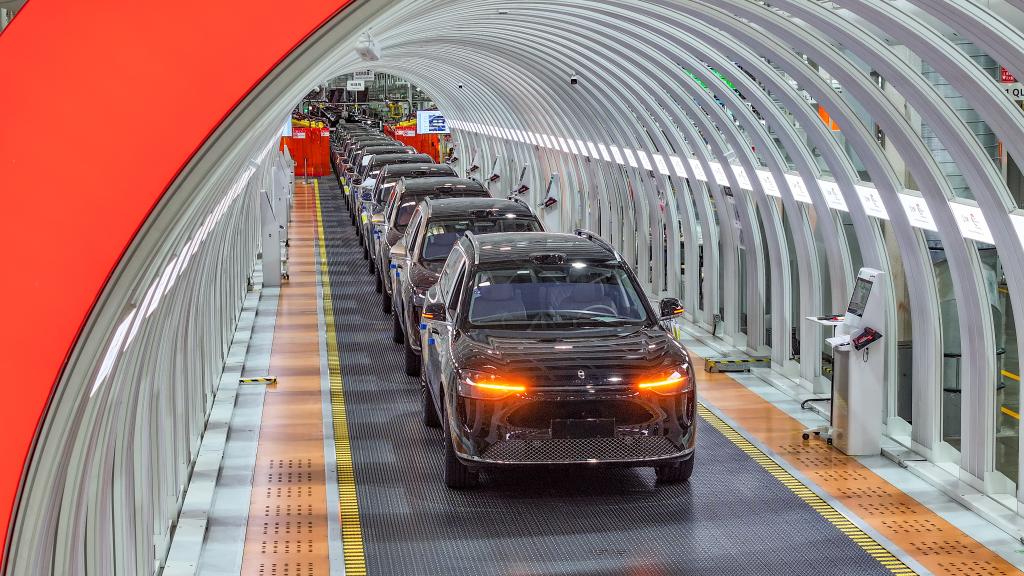 聆听2025 听，创新的激流——智能无人飞行器的交响